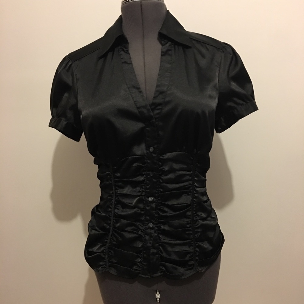 Great black,ruched, shirt